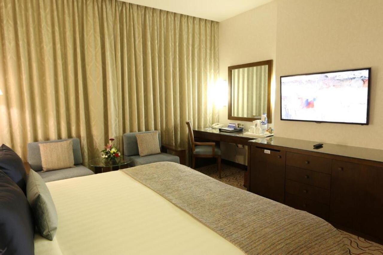 Samaya Hotel Deira Dubai Esterno foto