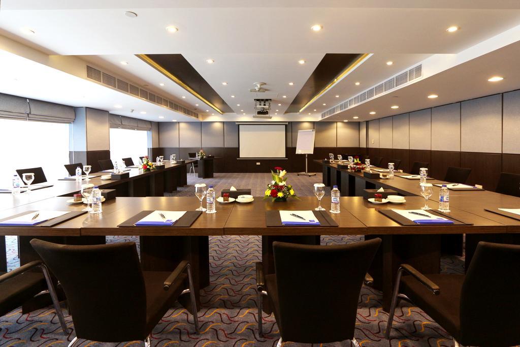 Samaya Hotel Deira Dubai Esterno foto