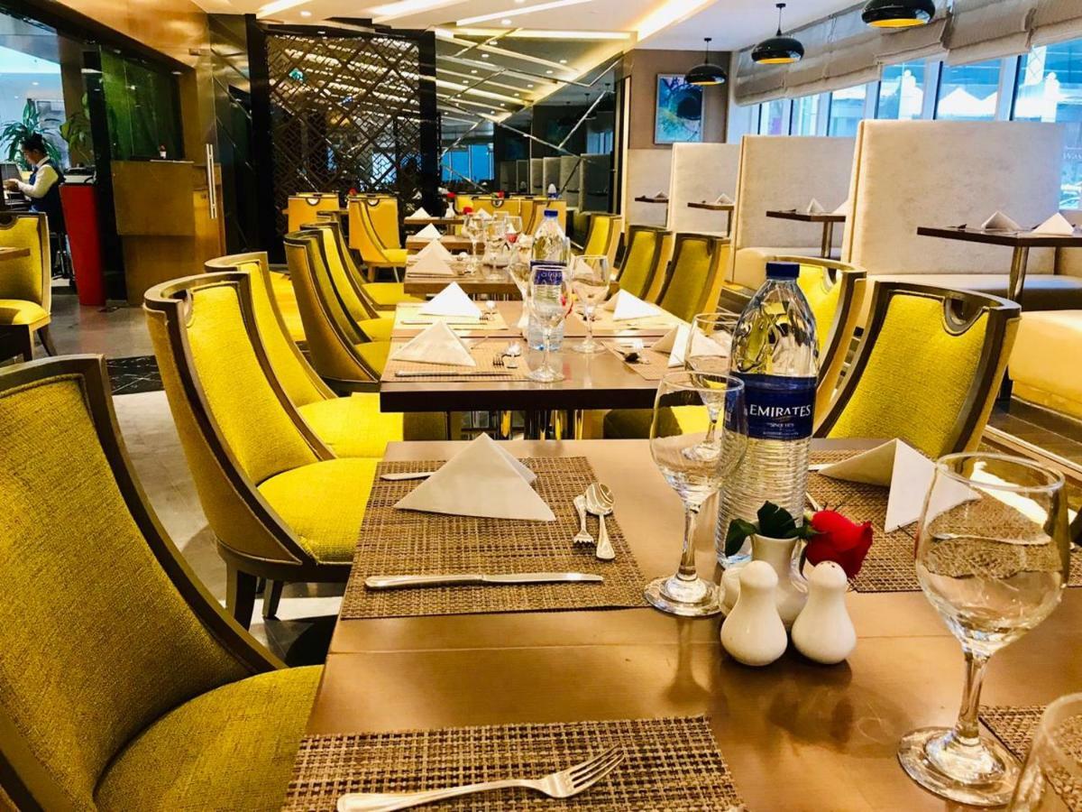 Samaya Hotel Deira Dubai Esterno foto